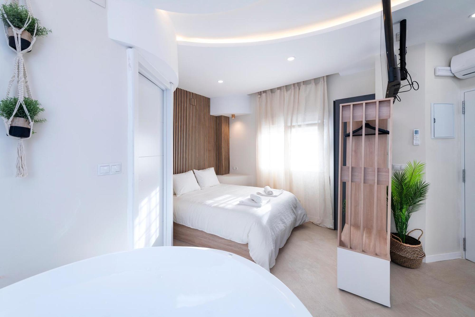 Malaga Boutique V.V Luxury Jacuzzyアパートメント エクステリア 写真