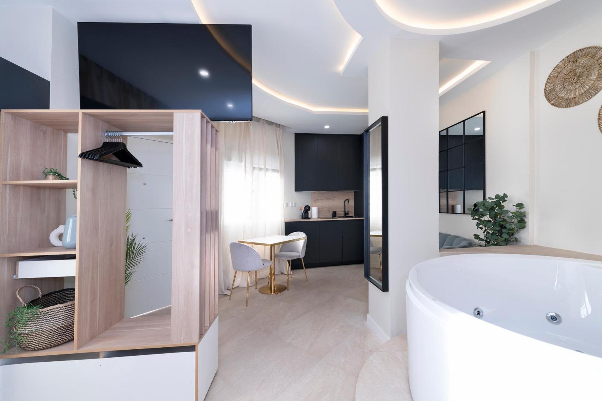 Malaga Boutique V.V Luxury Jacuzzyアパートメント エクステリア 写真